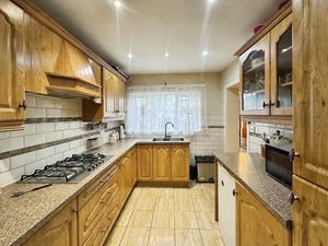 Kitchen- click for photo gallery